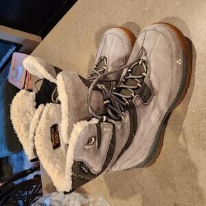 LKNW  Vasque  Ultra Dry Waterproof Gray Suede Leather Winter Boots Womens 11